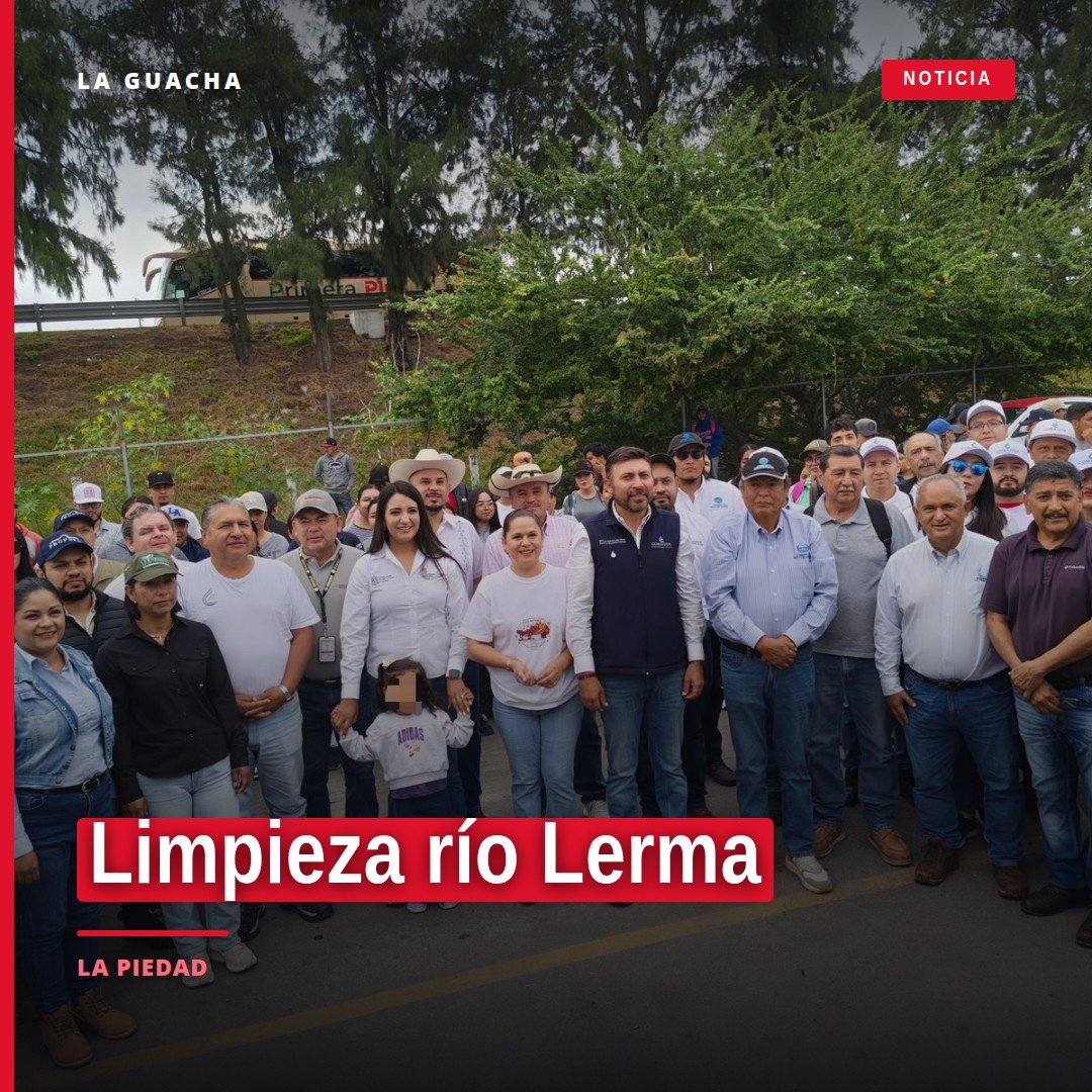 Voluntarios y personal de Conagua Michoacán y Ceac realizando limpieza río Lerma en La Piedad, con bolsas de basura y equipo