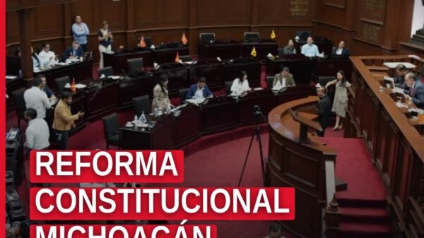 Fachada del Congreso del Estado de Michoacán en Morelia con bandera estatal, simbolizando la reforma constitucional