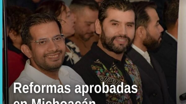 Diputados del Congreso del Estado de Michoacán aprobando reformas constitucionales michoacán en sesión plenaria en Morelia