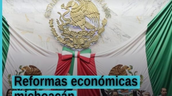 Fachada del Congreso del Estado de Michoacán en Morelia, con bandera estatal y letrero 'Reformas económicas michoacán 2026'