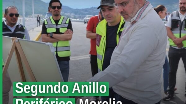 Vista aérea del primer tramo del segundo anillo periférico de Morelia, con carpeta asfáltica terminada y señalización en