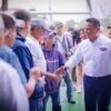 Carlos Torres Piña en una reunión con militantes y sectores diversos durante su recorrido territorial por Michoacán