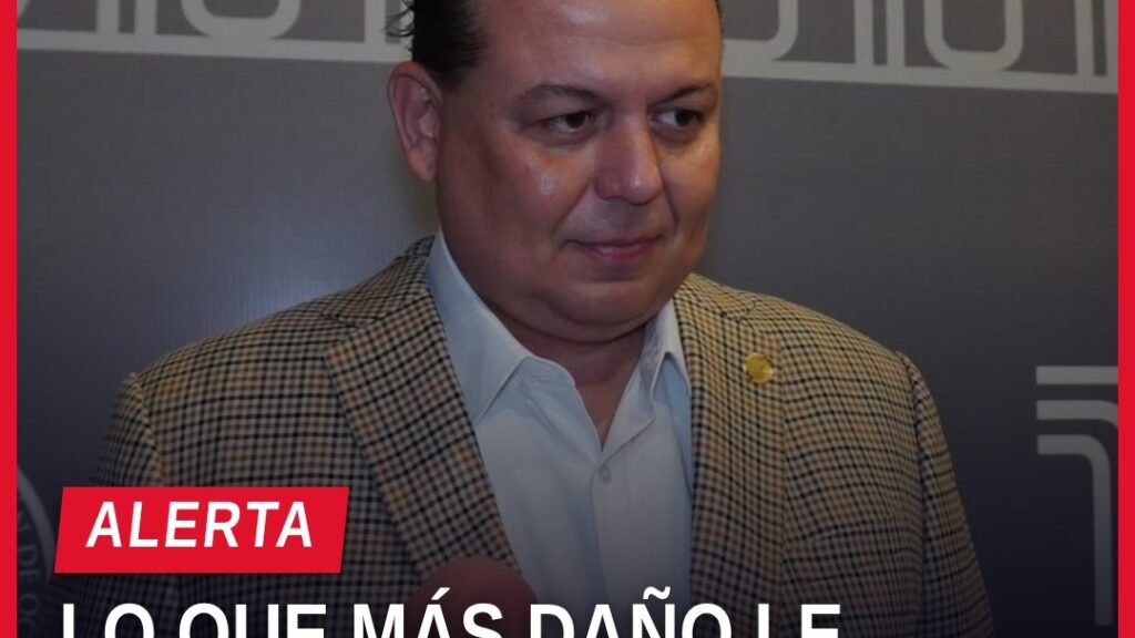 Diputado Guillermo Valencia Reyes hablando ante micrófonos en Morelia, advirtiendo sobre el riesgo de un perfil político fge