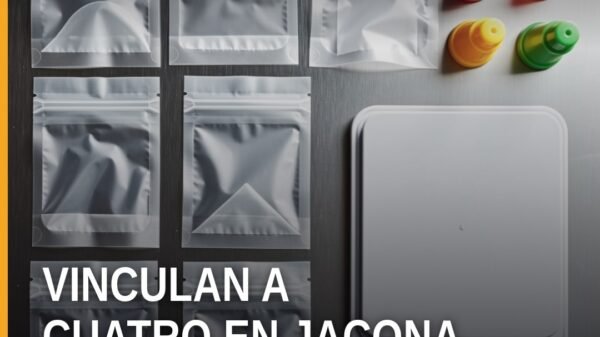 Imagen ilustrativa de balanza judicial y documentos legales con fondo que sugiere Jacona, Michoacán, relacionada con