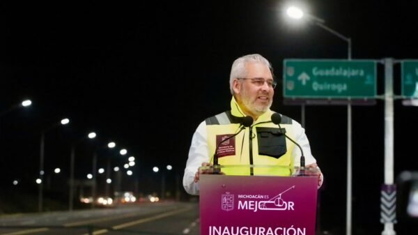 Vista aérea del distribuidor vial Tacícuaro recién inaugurado, conectando con el segundo anillo periférico de Morelia