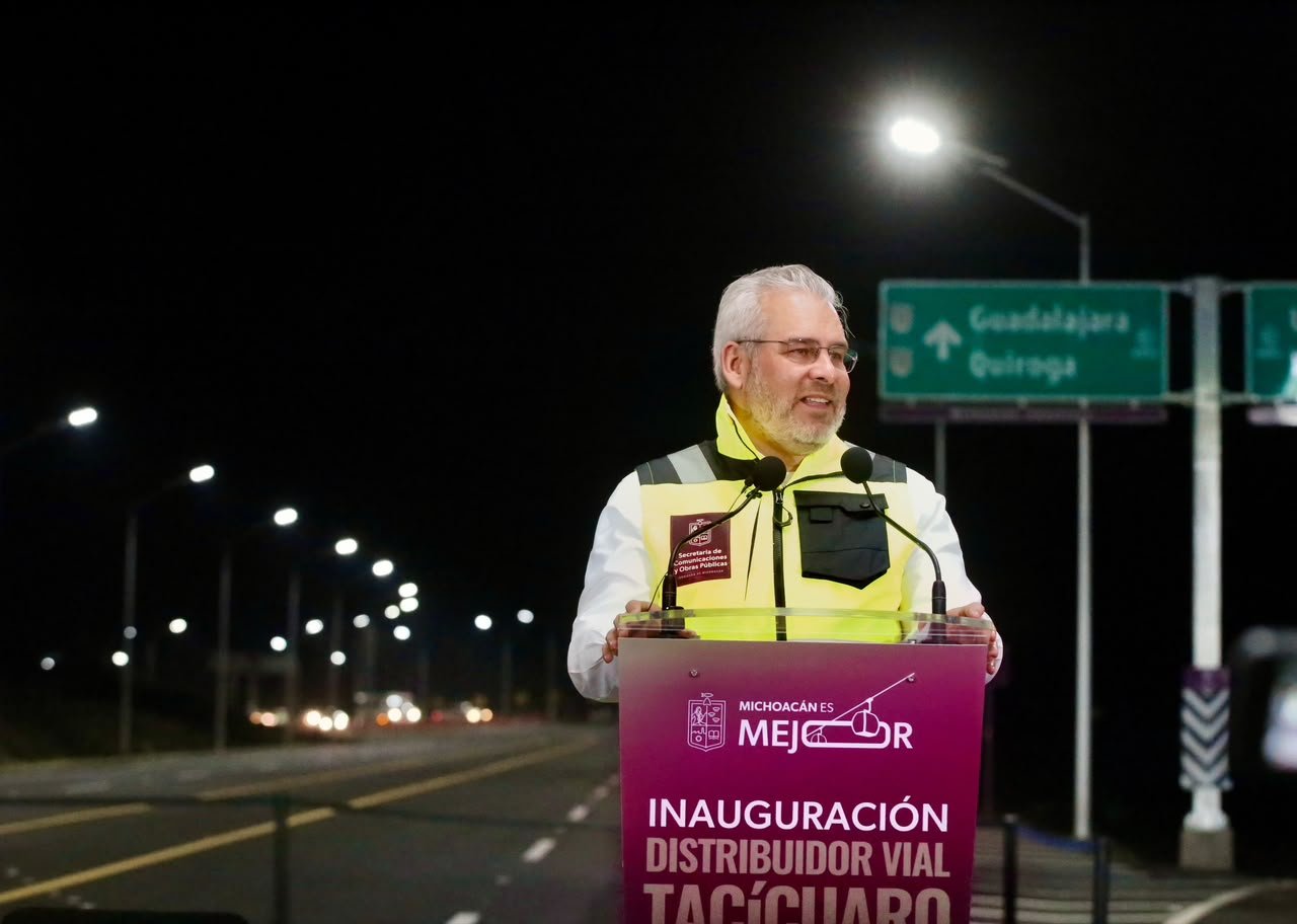 Vista aérea del distribuidor vial Tacícuaro recién inaugurado, conectando con el segundo anillo periférico de Morelia
