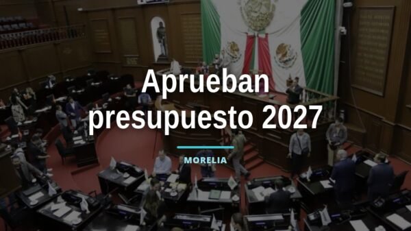 Sala del Pleno del Congreso del Estado de Michoacán en Morelia, con diputados durante sesión de aprobación del presupuesto