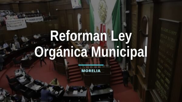 Pleno de la 76 Legislatura de Michoacán en sesión extraordinaria aprobando la reforma ley orgánica municipal en Morelia