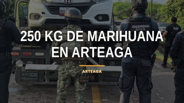 Camioneta Honda asegurada con 250 kilos de marihuana en Arteaga, Michoacán