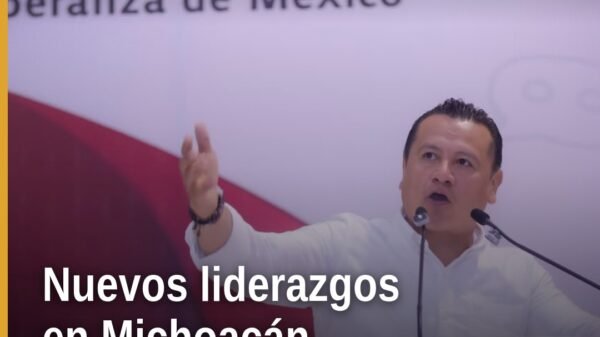 Carlos Torres Piña da la bienvenida a nuevos liderazgos michoacán en un acto en Morelia, 16 de octubre