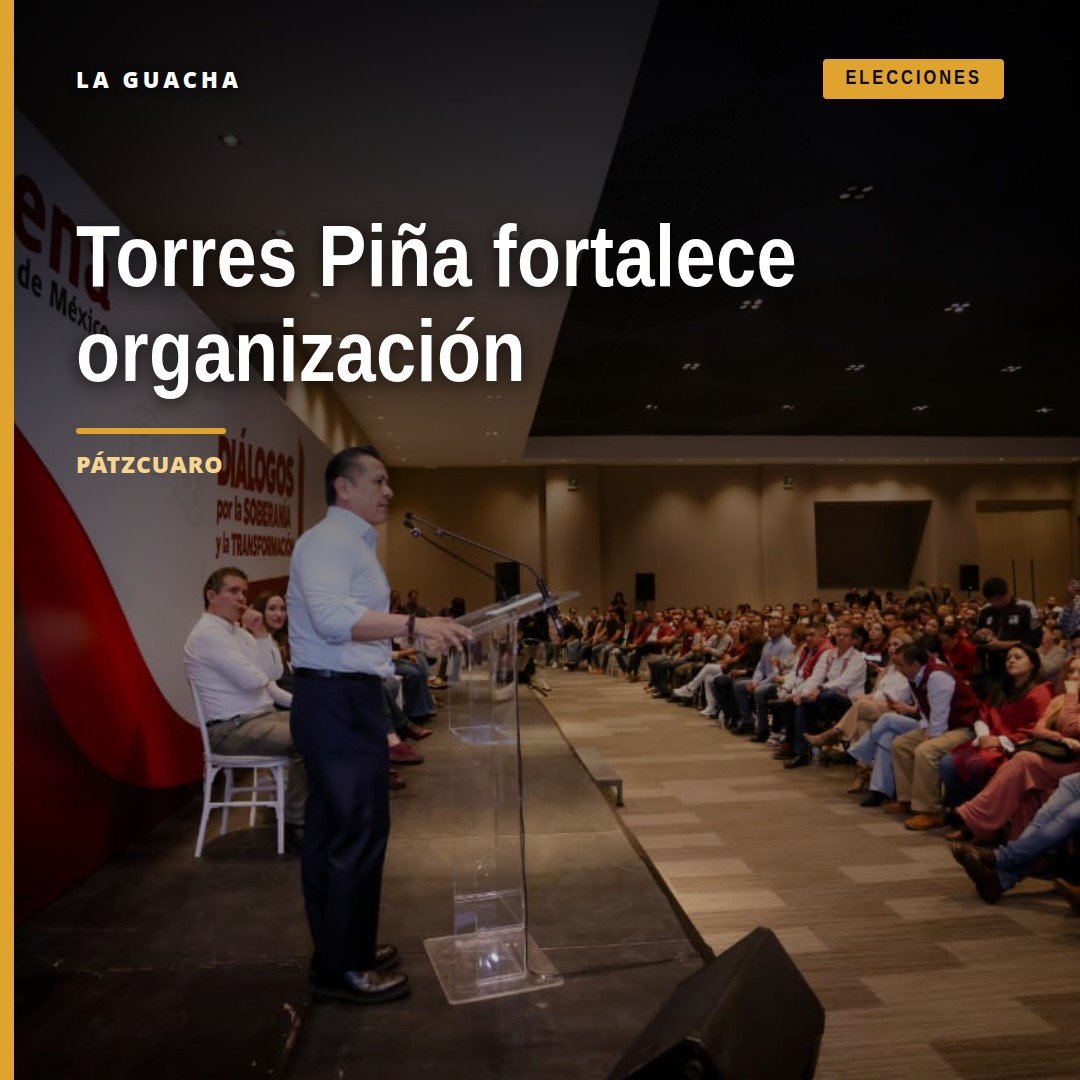 Carlos Torres Piña hablando ante dirigentes y militantes de Morena en un evento en Pátzcuaro o Morelia, fortalece