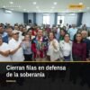 Grupo de maestros y Carlos Torres Piña en reunión en Morelia, Michoacán, durante encuentro por defensa de la soberanía