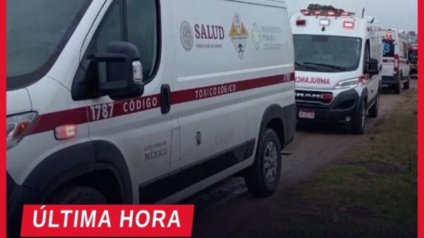 Paramédicos del CRUM atienden a trabajadores tras colapso de cimbra morelia en obra de la colonia La Hacienda, Morelia