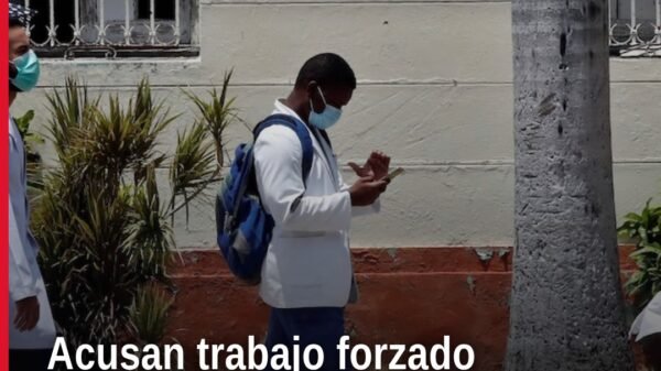 Ilustración simbólica de médicos cubanos con banderas de México y EE.UU., junto a texto sobre trabajo forzado y T-MEC