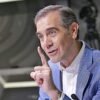 Fotografía de Lorenzo Córdova hablando ante micrófonos, con logo de Reforma visible; representa la declaración sobre