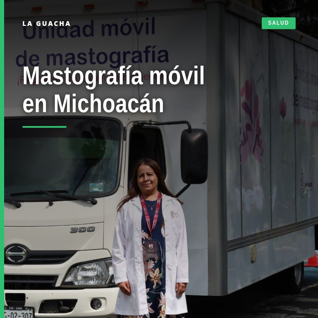 Cuatro unidades móviles de mastografía estacionadas en una plaza de un municipio de Michoacán, con personal de salud y