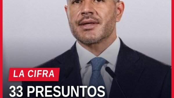 Foto institucional de Omar García Harfuch hablando sobre el asesinato de carlos manzo y los 33 detenidos