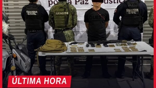 Detención de hombre armado en Morelia: agentes con fusil, revólver y motocicleta Italika en colonia Gertrudis Sánchez