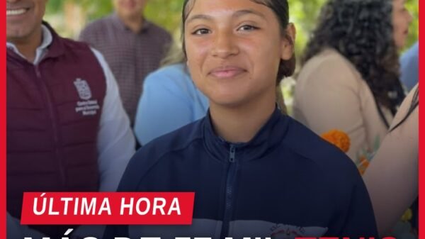 Entregan tenis secundaria: estudiantes de secundaria reciben pares de calzado en escuelas de Michoacán