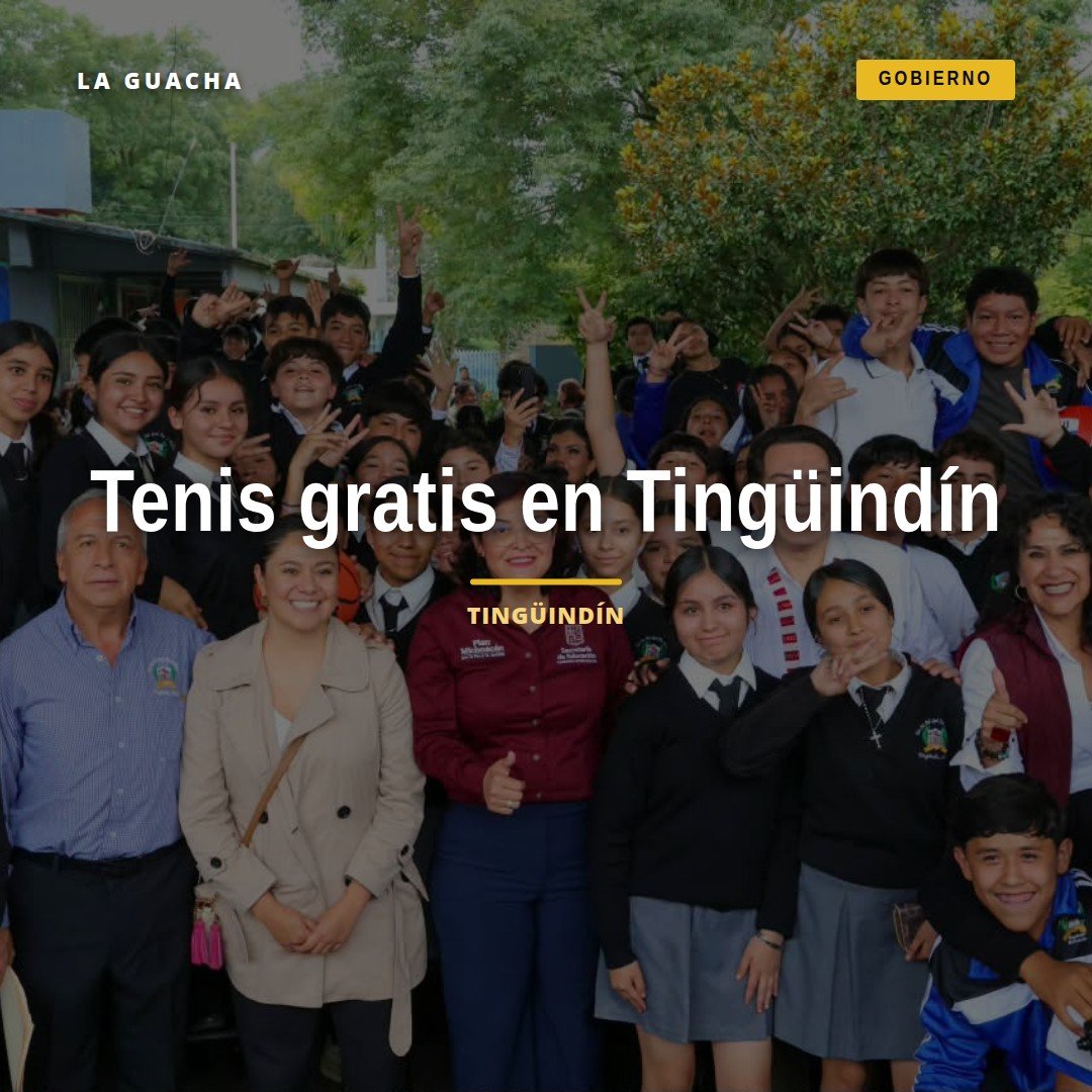 Entrega de tenis gratis para estudiantes en la Secundaria Federal 'Francisco J. Múgica' de Tingüindín, Michoacán, el 9 de