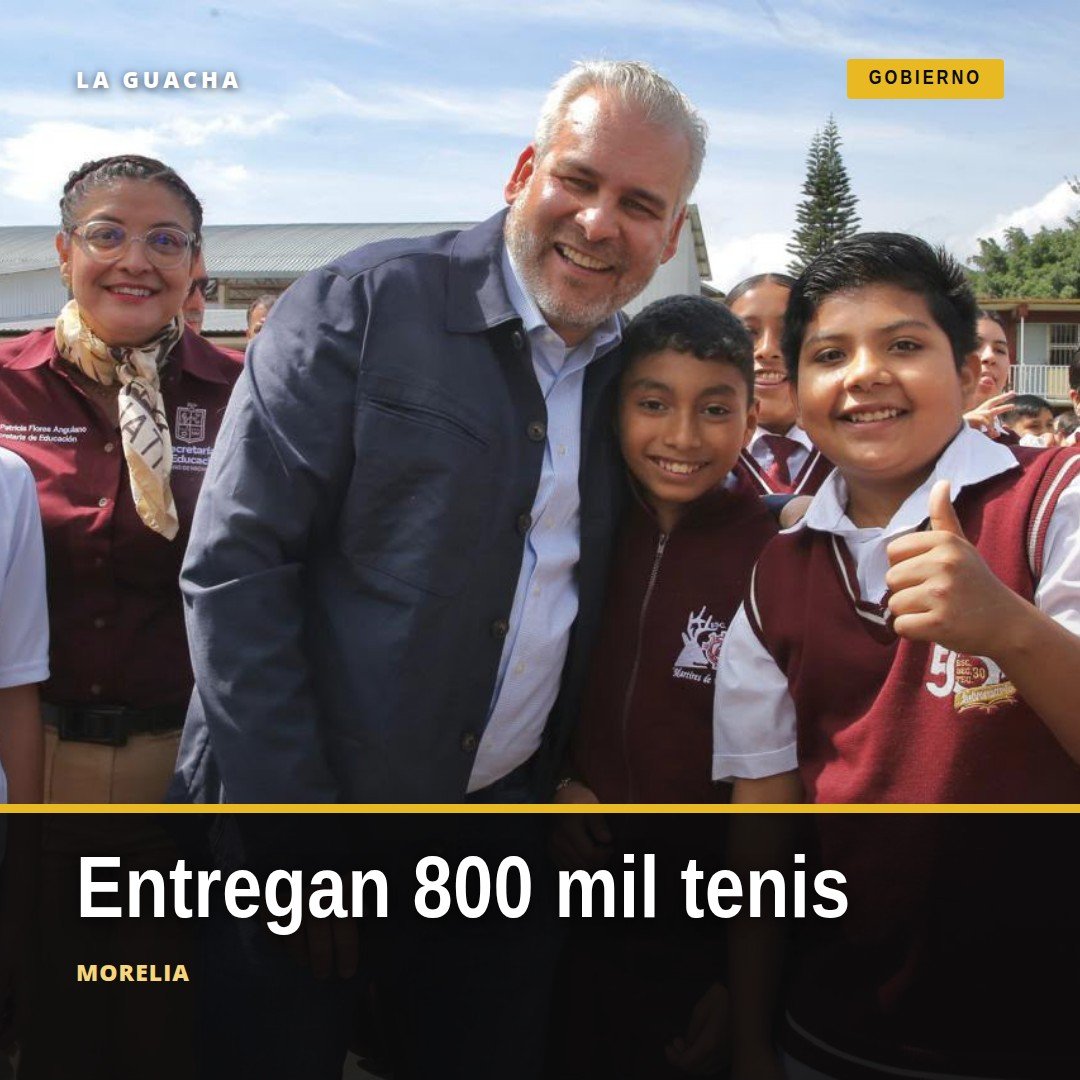 Entregan tenis estudiantes: jóvenes de secundaria reciben pares de tenis en una escuela de Michoacán, con presencia del