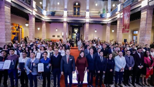 Premio Michoacano de la Juventud 2026: jóvenes reciben medallas en ceremonia oficial en el Congreso del Estado de Morelia
