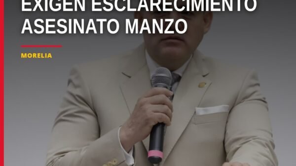 Fotografía simbólica de una balanza de justicia sobre fondo con los colores de Michoacán, acompañada de texto que menciona