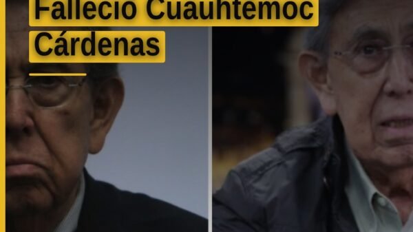 falleció cuauhtémoc cárdenas: retrato formal del político michoacano, fundador del PRD, con bandera mexicana al fondo