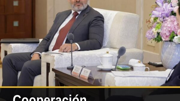 Firma de carta de intención entre el gobernador de Michoacán y el gobernador de Shandong durante encuentro en China