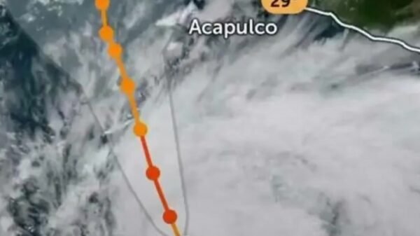 Mapa del Pacífico mexicano con huracán Vance categoría 2 cerca de las costas de Guerrero y Michoacán