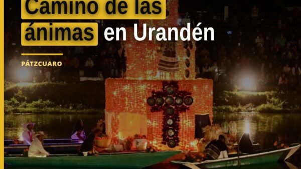 Recorrido nocturno en canales de Urandén con velas encendidas, canoas tradicionales y ofrenda flotante de cempasúchil —