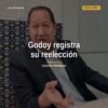 Fotografía de Leonel Godoy Rangel en acto público, con bandera de Morena y fondo que sugiere Lázaro Cárdenas, ilustrando su