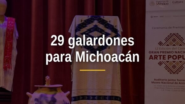 Fotografía de artesanas y artesanos michoacanos recibiendo sus galardones en el Gran Premio Nacional de Arte Popular 2026