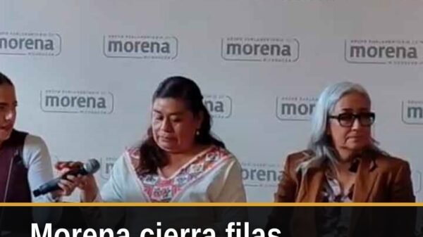 Diputada Giulianna Bugarini Torres hablando frente al pleno del Congreso de Michoacán, durante anuncio de cierre de filas