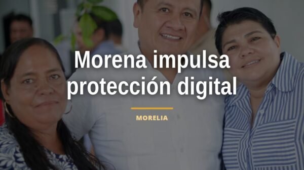 Carlos Torres Piña hablando en un foro en Morelia sobre protección niñas niños jóvenes en plataformas digitales