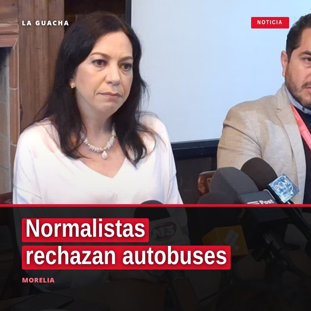 Directora del Iemsysem, Mariana Sosa Olmeda, hablando frente a normalistas encapuchados en Morelia durante diálogo sobre