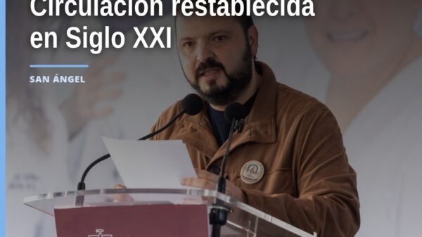 Vista aérea de la Autopista Siglo XXI en Michoacán con flujo vehicular normal tras restablecida circulación autopista siglo