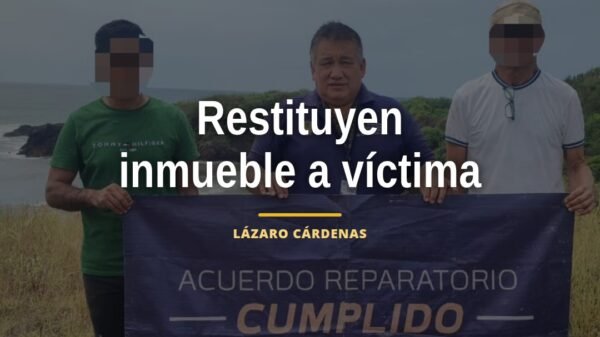 Ilustración simbólica de una llave y un documento de propiedad sobre fondo azul claro, representando la restitución inmueble