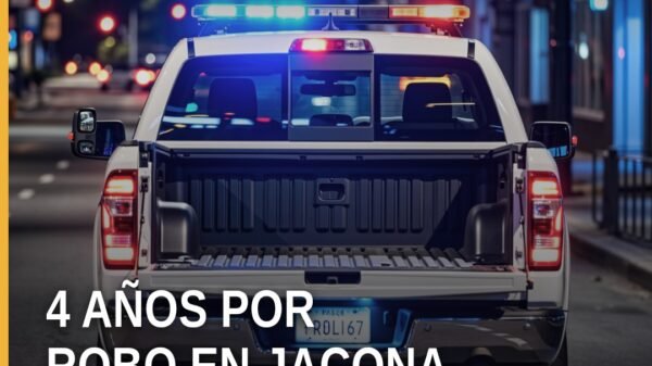 Ilustración simbólica de justicia y robo calificado en Jacona: balanza, puerta de vivienda y objeto punzocortante, con logo
