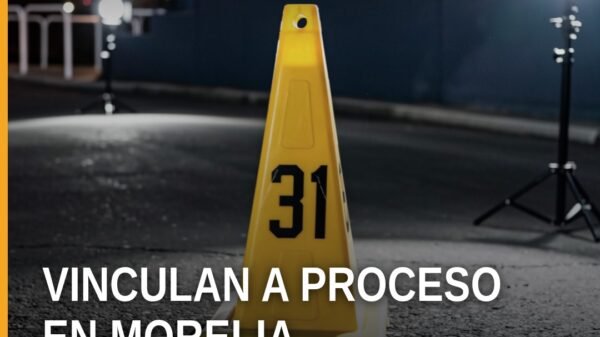 Ilustración simbólica de balanza de justicia y silueta de Morelia al fondo, representando la vinculación a proceso morelia