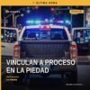 Ilustración simbólica de balanza de justicia y documento con sello judicial, representando la vinculación a proceso la piedad
