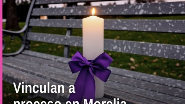 Ilustración simbólica de balanza de justicia y edificio de Morelia, con texto 'vinculación a proceso morelia'